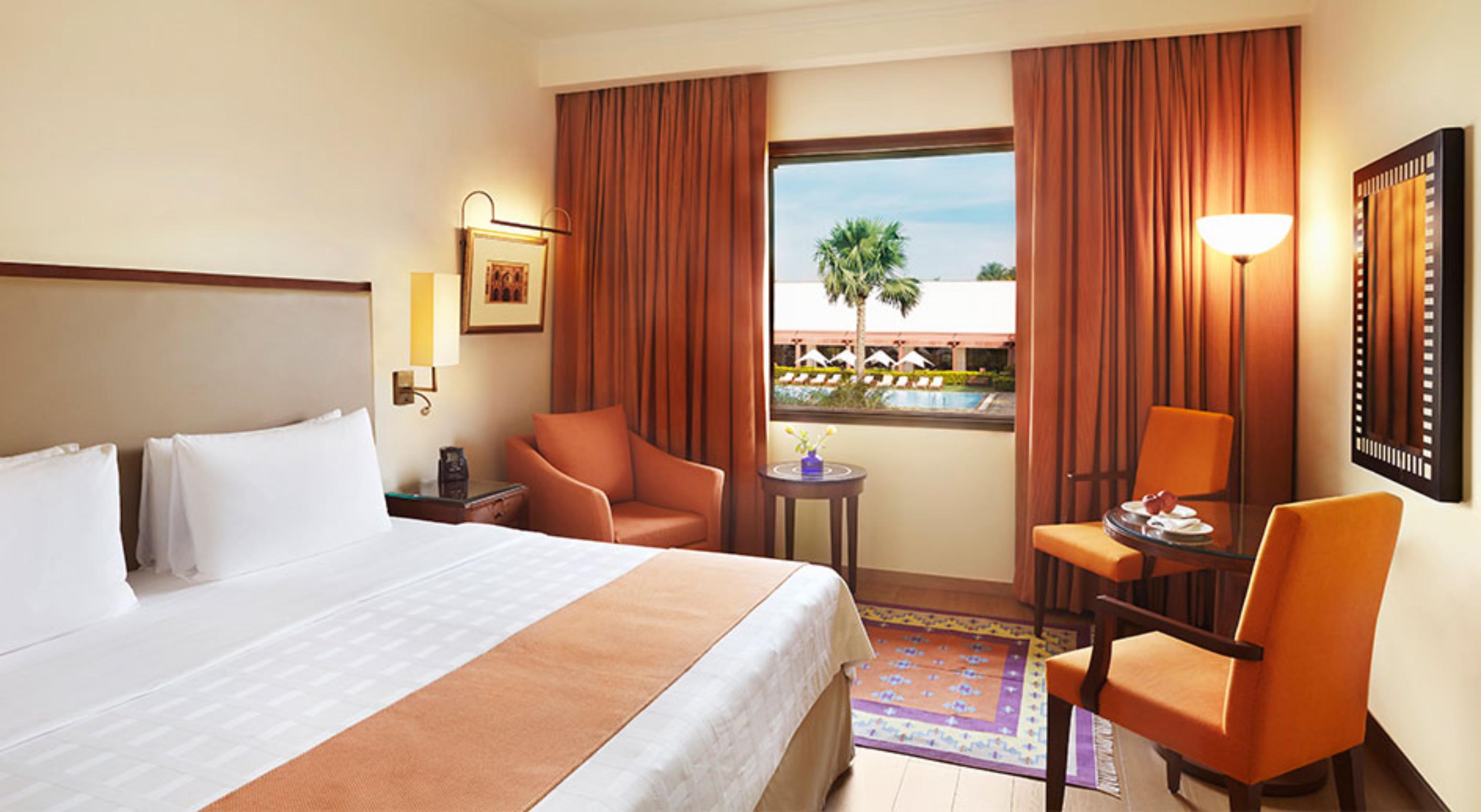 Отель Trident Agra Агра Экстерьер фото A room at the Taj Bengal