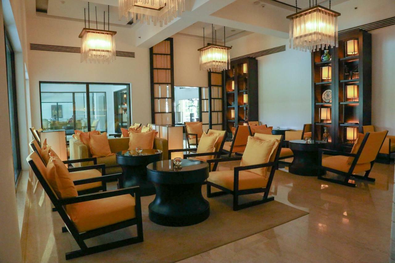 Отель Trident Agra Агра Экстерьер фото Library at the Taj Mahal Palace, Mumbai