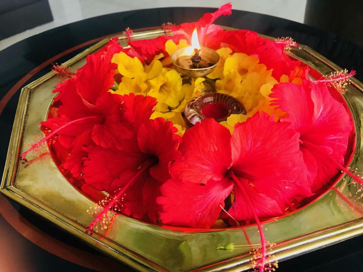 Отель Trident Agra Агра Экстерьер фото A thali for the Hindu festival of Diwali